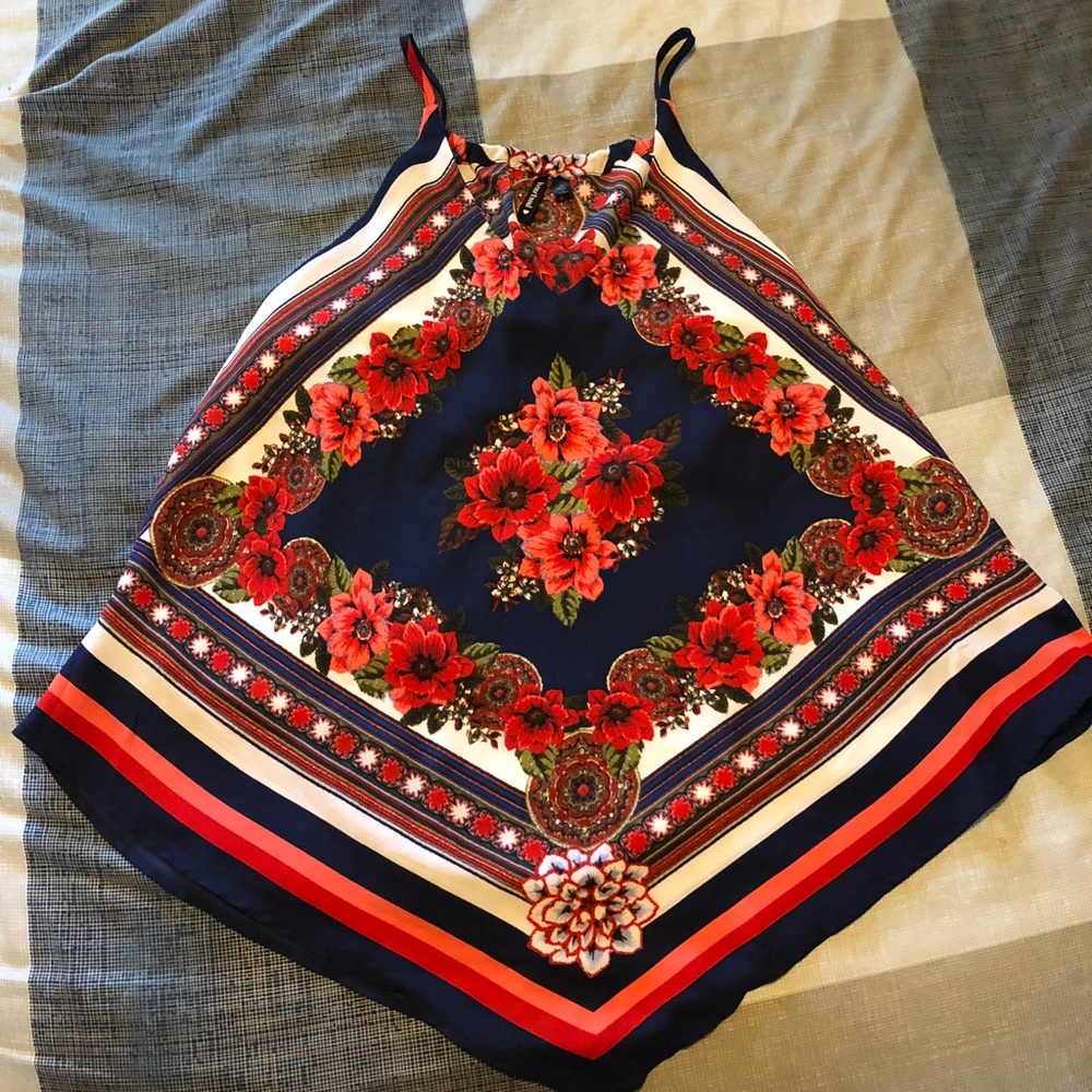 Gorgeous flowing floral tank